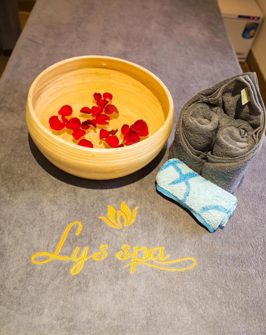 Lys Spa Hotel & Apartment Da Nang Buitenkant foto