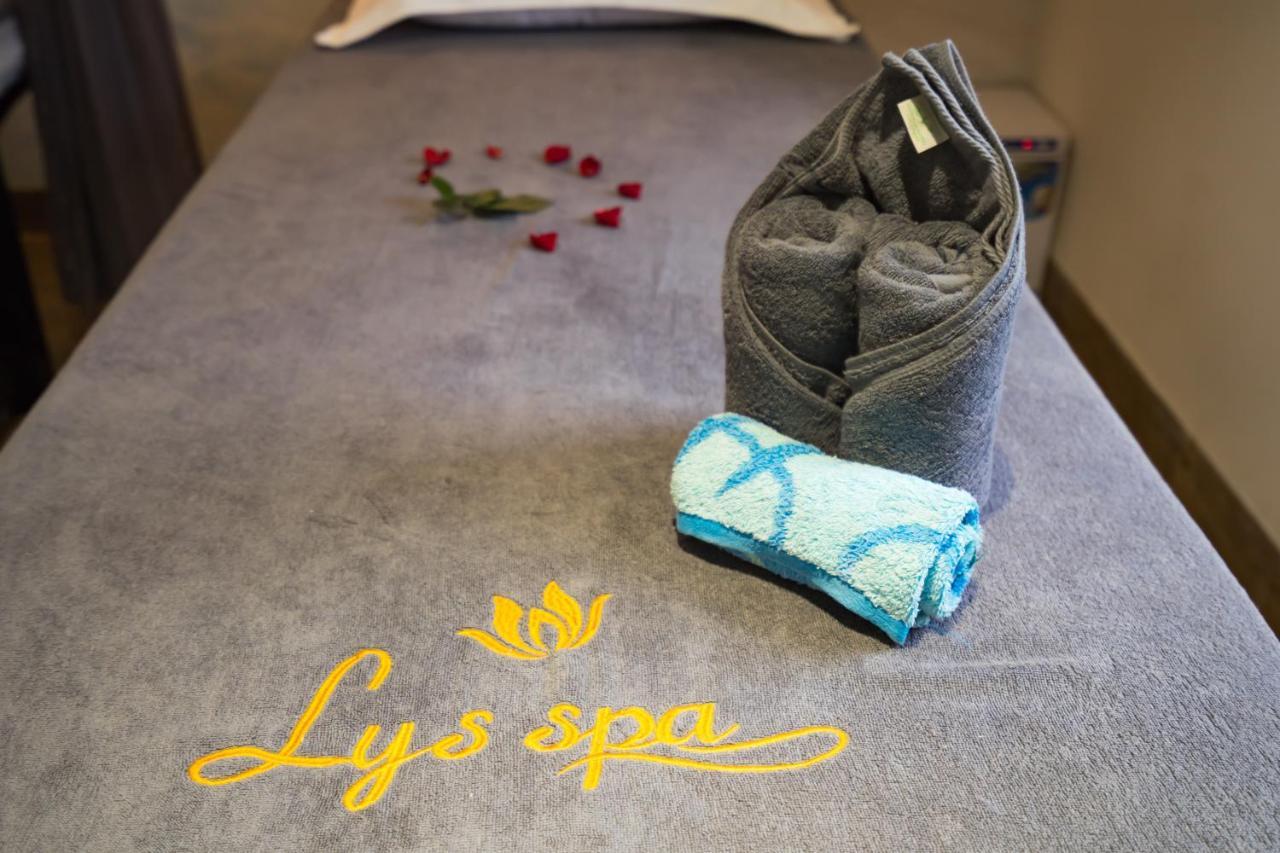 Lys Spa Hotel & Apartment Da Nang Buitenkant foto